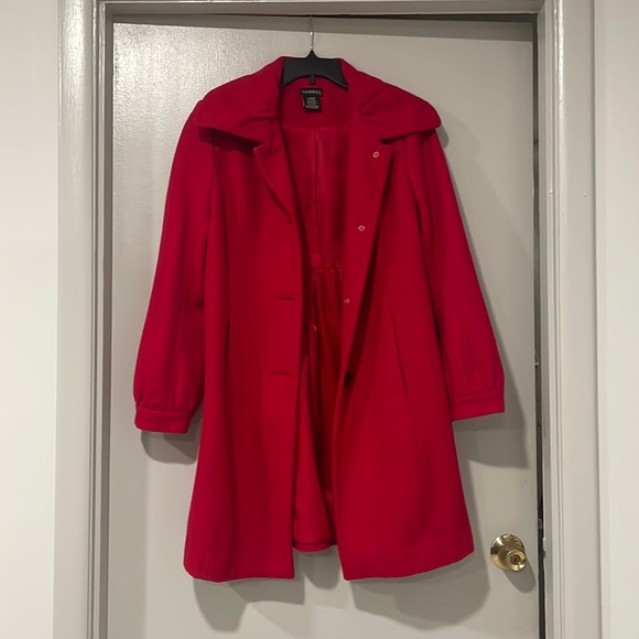Red coat - Picture 2 of 6